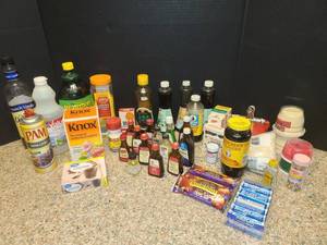 lot 1099 image: Baking Flavor and Food Coloring with Assorted Pantry Items