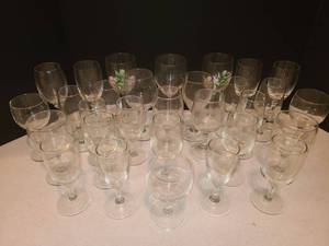 lot 1111 image: Assorted Wine Glasses Lot of 30