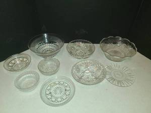 lot 1113 image: Assorted Glassware