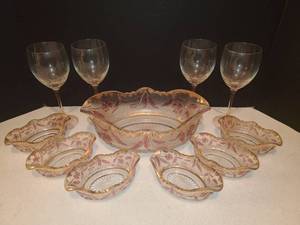 lot 1116 image: Gold and Pink Glassware11 PC