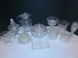 lot 1121 image: Assorted Glassware