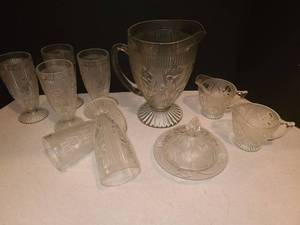 lot 1124 image: Ikis and Herring Bone Glassware