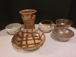 lot 1129 image: Assorted Pottery
