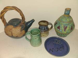 lot 1130 image: Assorted Pottery