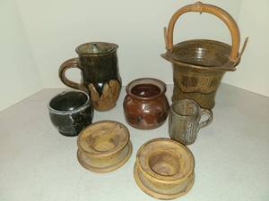 lot 1134 image: Assorted Pottery