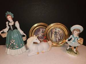 lot 1140 image: Assorted Decor