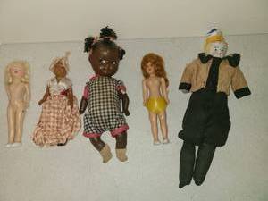 lot 1143 image: Assorted Vintage Dolls