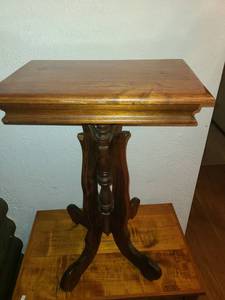 lot 1148 image: Pedestal Table 31 x 20 x 13 in