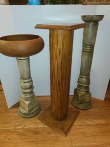 lot 1150 image: Plant Stands Lot of 3