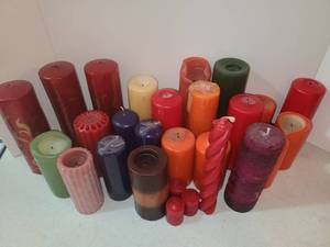 lot 1207 image: Assorted Candles