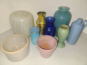 lot 1210 image: Vases