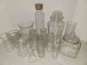 lot 1213 image: Assorted Glassware