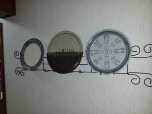 lot 1220 image: Triple Plate Rack Wall Art with 3 Decorative Plates 15 x 53 x 3 in