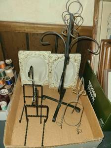 lot 2016 image: Picture Frames and Stands