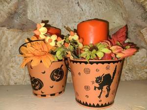 lot 2040 image: Halloween Decor
