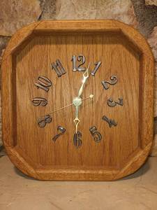 lot 2042 image: Wooden Mantle Clock