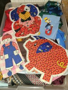 lot 2044 image: Fabric Scraps