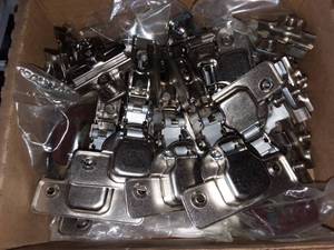 lot 3017 image: Hinges and Cabinet Locks