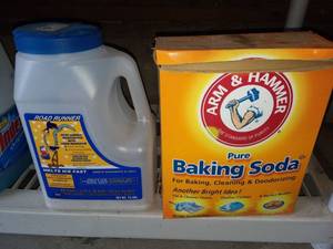 lot 3026 image: Arm and Hammer Baking Soda with Ice Melt