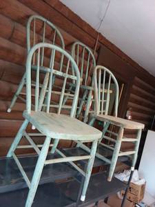 lot 3030 image: Wooden Chairs Lot of 4