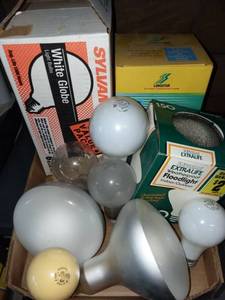 lot 3031 image: Assorted Lightbulbs