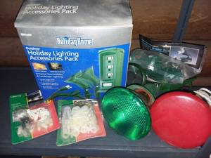 lot 3034 image: Outdoor Holiday Lighting