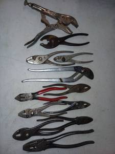 lot 3037 image: Assorted Pliers