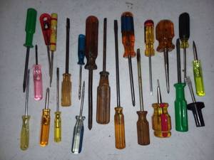 lot 3041 image: Assorted Mini Screwdrivers