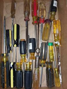 lot 3043 image: Assorted Screwdrivers