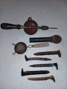 lot 3047 image: Antique Garage Items