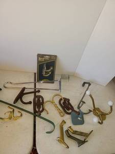 lot 3071 image: Hooks