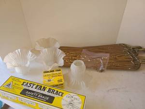 lot 3082 image: Ceiling Fan