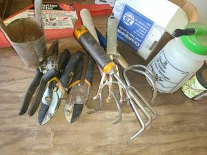 lot 3101 image: Yard Tools