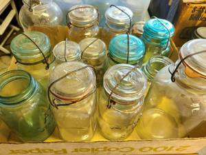 lot 3112 image: Canning Jars