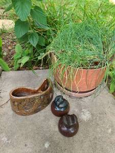 lot 4024 image: Flower Pot Large one is 12 inches tall x 15 inches in diameter and 3 small miscellaneous