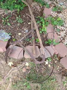 lot 4036 image: Old plow lawn decor