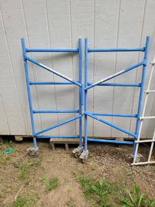 lot 4043 image: Scaffolding