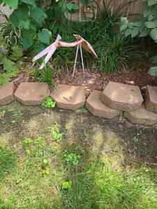 lot 4046 image: Lawn Decor