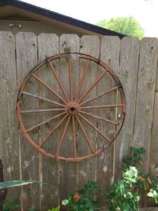lot 4049 image: Lawn Decor Wagon Wheel