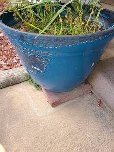 lot 4060 image: Flower Pot Tourquise in color. 17 inches tall x 22 in diameter