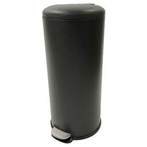 lot 2495 image: 30 ltr Step-On Trash Can Black - Room Essentials��