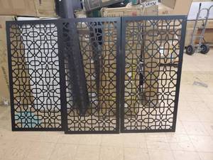 lot 11514 image: HighlanderHome Freestanding Modular Metal Privacy Screen, 4FtX 6Ft Retail $326.49