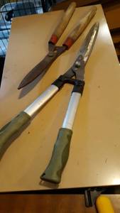 lot 1003 image: Pair of Loppers