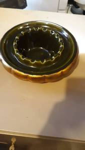 lot 1019 image: Midcentury California Pottery Ashtray