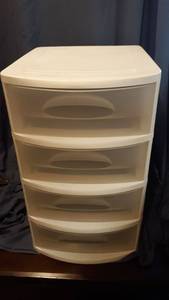 lot 1041 image: Sterilite 4 Drawer Cabinet