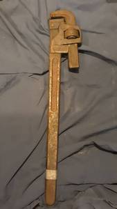 lot 1043 image: 24 Pipe Wrench