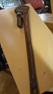 lot 1045 image: 36 Pipe Wrench