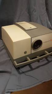 lot 1047 image: Airequipt 135 Projector