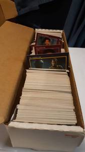 lot 1048 image: Star Trek Trading Cards