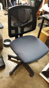 lot 1069 image: Desk Chair